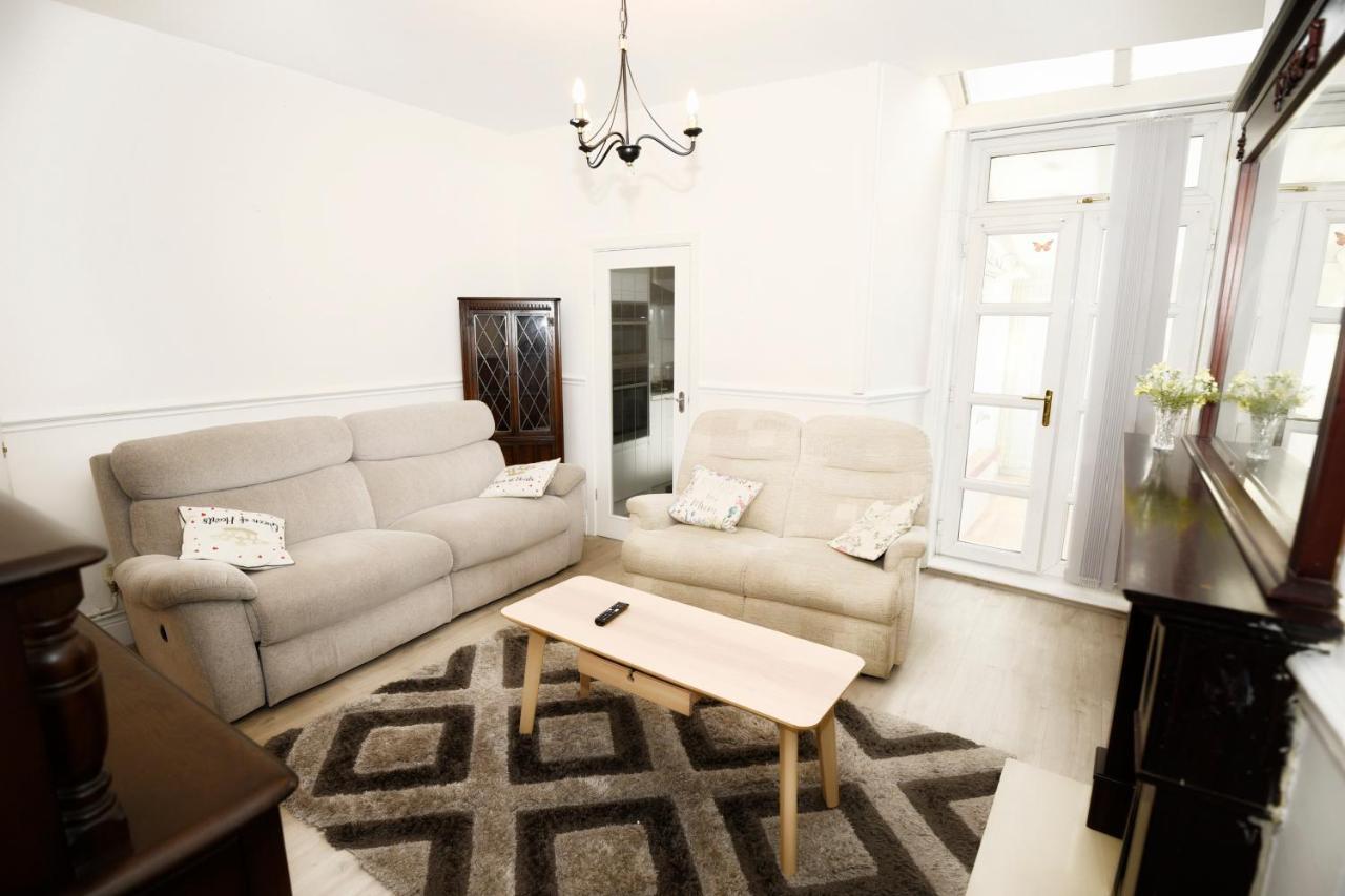 White House Apartment Manchester Exterior photo